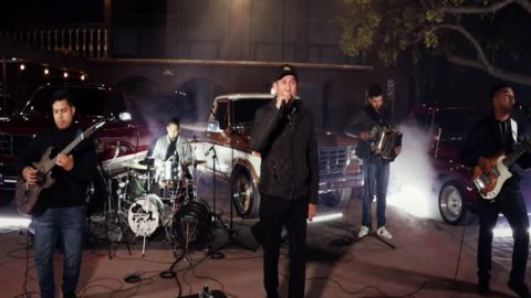 Gabriel Soto, el Tesoro de Sinaloa, canta el tema "118 balazos" en colaboración con el grupo Nueva Primicia.
