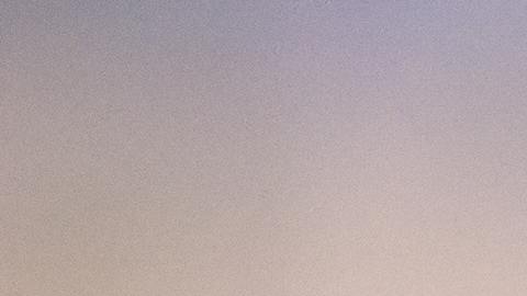 Video muestra a maestra obligando a una alumna de 9 años a comer de un cesto de basura