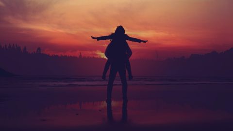 Las mujeres Acuario se enamoran de la forma de ser de las personas.
