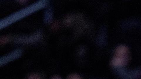 Terance Mann (c) y Luke Kennard (d) celebran la sorprendente victoria de los LA Clippers.