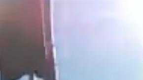 VIDEO: Piloto de avioneta es rescatado segundos antes de que un tren lo arrollara en Los Ángeles