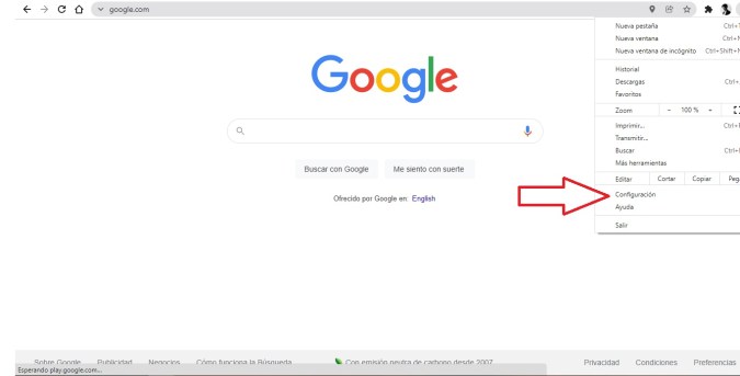 Captura de pantalla del inicio de Chrome señalando la opción configuración