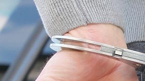 hombre-arresto-suegra