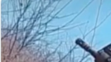 La Cholita, pistolera que retó al Mencho, apareció en esta fotografía donde presume sus armas.