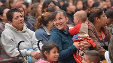 mujeres-apoyan-migrantes