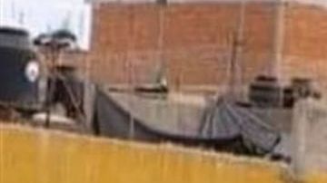 Cuerpos de policías quedan al interior de una patrulla, tras ataque de comando armado.