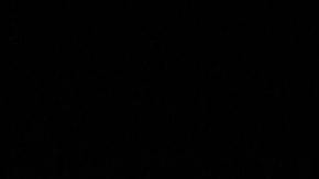 Foto de un teléfono Android con pantalla iluminada