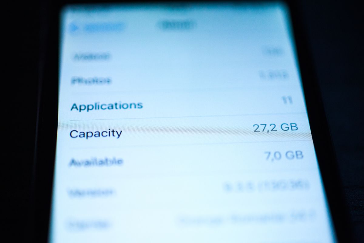 The trick to see which files take up the most space on your cell phone