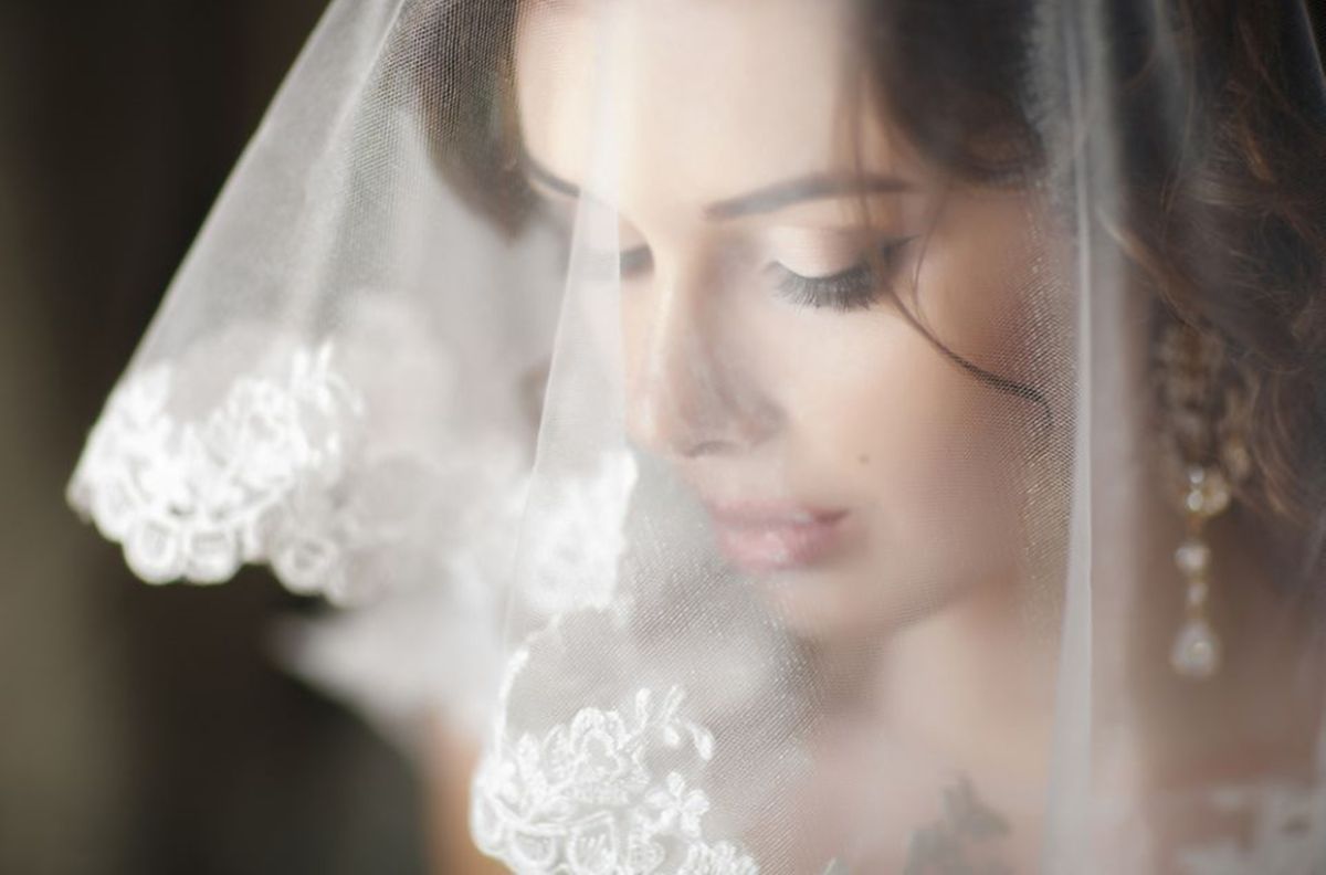 El velo de novia es un accesorio que complementará tu vestido