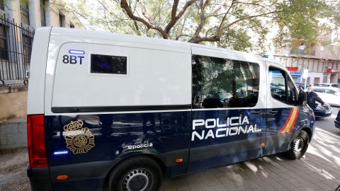 Adolescente mata a su familia en España porque le prohibieron usar la PlayStation y le quitaron el Wifi