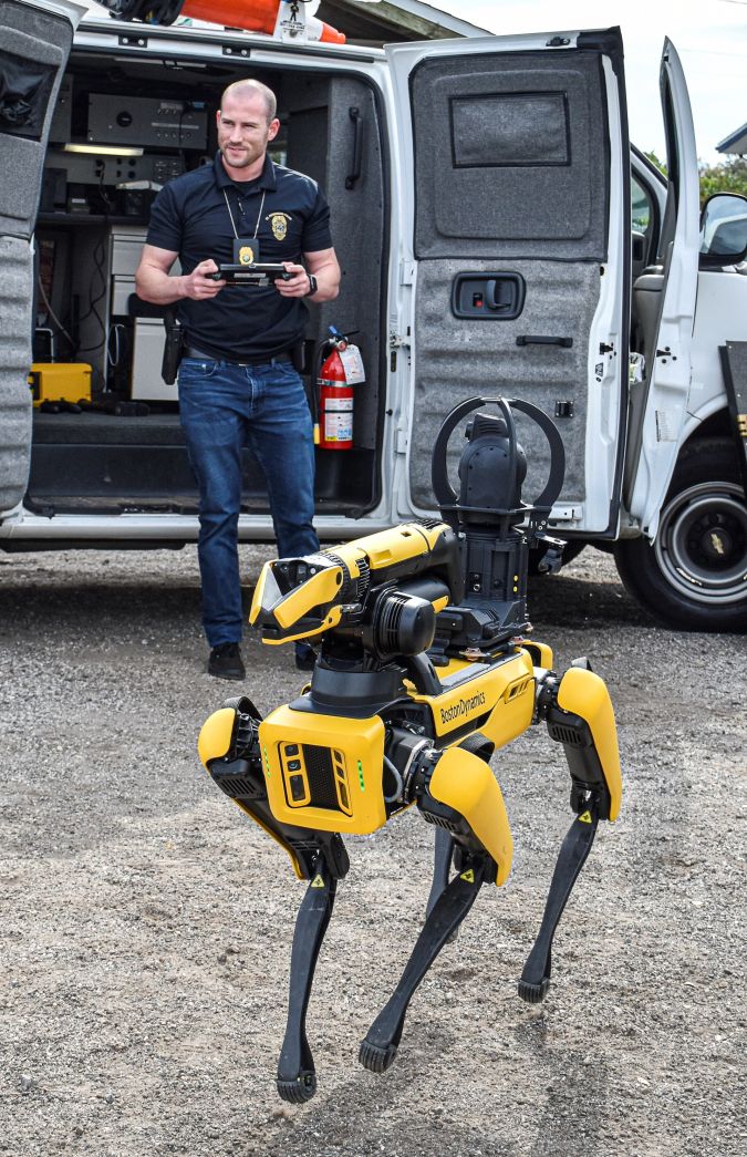 FOTO: Un perro robot se convierte en el nuevo refuerzo de la Policía de Florida