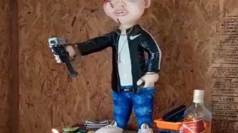 Ladrones le rezaban a Chucky para que los protegiera.