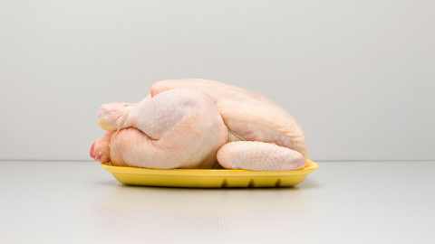 CR-Health-Inlinehero-washing-raw-chicken-0819