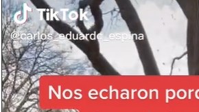 El organizador de "un día sin inmigrantes", Carlos Eduardo Espina, lideró un mintin frente a la Casa Blanca.