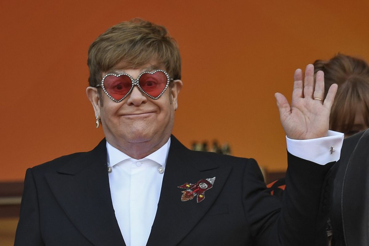Elton John’s plane had to make an emergency landing in Ireland and they almost didn’t count it