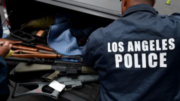 Fiscales acusan a 9 presuntos pandilleros de 6 asesinatos en represalia en el sur de Los Ángeles
