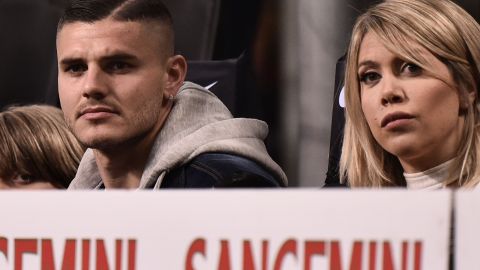 El futbolista Mauro Icardi (i) y la sensual modelo Wanda Nara (d) han experimentado turbulencias en su matrimonio.