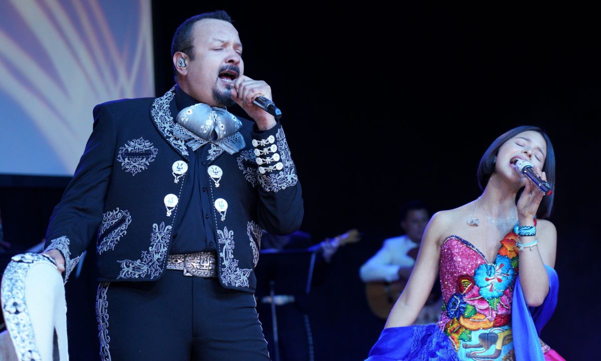 Pepe y Ángela Aguilar | JC Olivera/Getty Images.