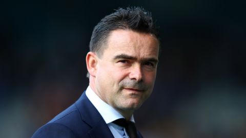 Marc Overmars renunció a su puesto en el Ajax por denuncias de acoso.