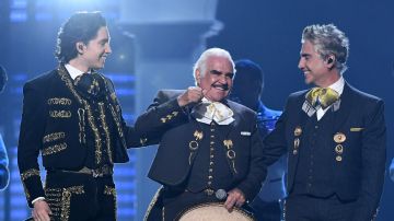 Alex, Don Vicente y Alejandro Fernández en los Latin Grammy | Kevin Winter/Getty Images for LARAS.
