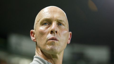 El técnico del Toronto FC Bob Bradley elogió la labor de Carlos Salcedo.