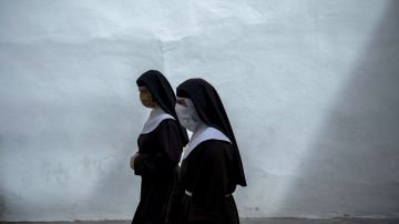 Dan un año de prisión a monja señalada de robar fondos de escuela católica en California para apuestas y viajes a Las Vegas