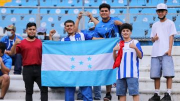 Aficionados de Honduras en el estadio de San Pedro Sula.