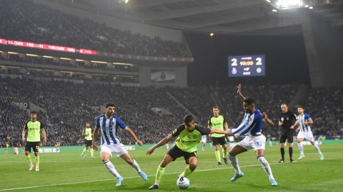 Ambos equipos pelearon tras el final del partido.