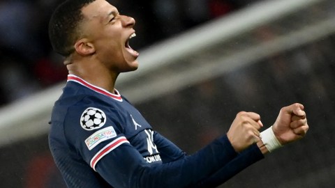 El Parque de los Príncipes, estadio del PSG, se vino abajo con el gol de Kylian Mbappé al Real Madrid.