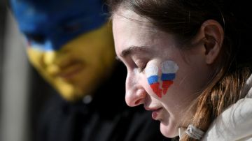 Novias ucranianas en México salen a las calles y piden cese a la guerra entre Rusia y Ucrania