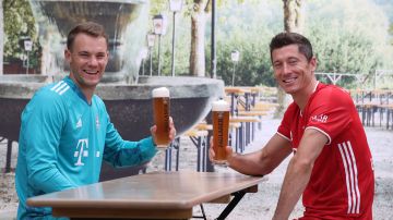 Manuel Neuer y Robert Lewandowski, del Bayern Múnich.