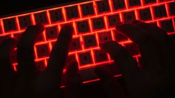 EE.UU. acusa a "hackers" rusos de robar datos de defensa y de inteligencia