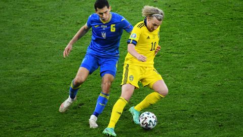 Las federaciones anunciaron que no jugarán en suelo ruso.