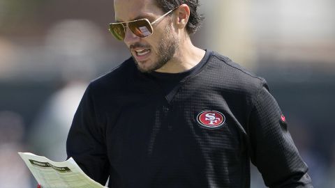 Mike McDaniel fue parte fundamental en el esquema de los San Francisco 49ers. Llega a Miami en medio de la denuncia del coach saliente Brian Flores