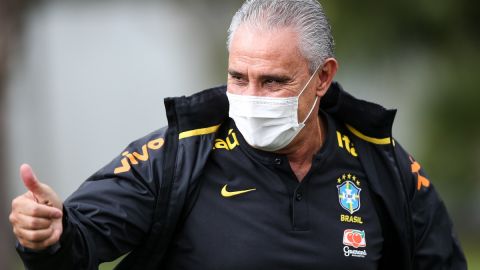 Tite dirigirá a Brasil por segundo Mundial consecutivo.