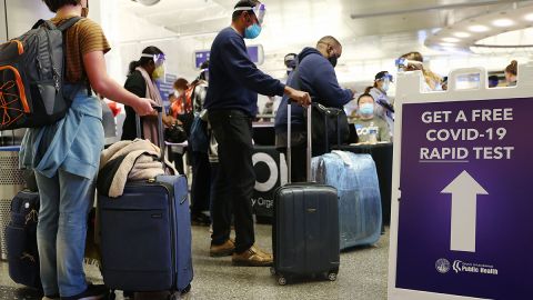 Aerolíneas piden a Joe Biden que elimine tests de COVID para entrar a EE.UU.