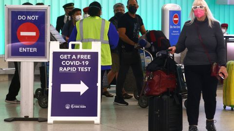 EE.UU. aconseja a sus ciudadanos evitar viajar a México, Brasil y Chile por la COVID-19