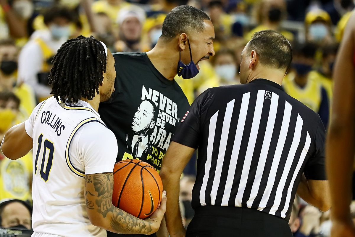 Two NCAA college basketball teams came to blows after fight between coaches
