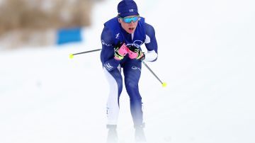 El esquiador Remi Lindholm en los Juegos Olímpicos de Invierno Beijing 2022.