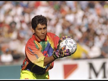 Jorge Campos es recordado por sus coloridas camisetas.