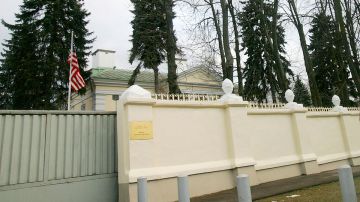 EE.UU. ordena a familiares de diplomáticos abandonar embajada de Bielorrusia por tensión en Ucrania