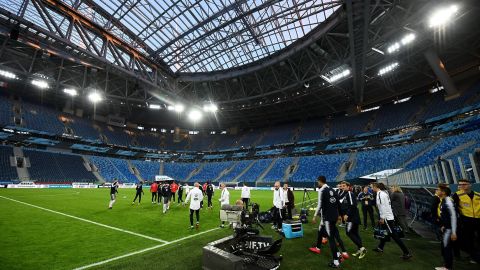 France's players arrive for a training session at Krestovski Stadium in St Petersbourg on March 26, 2018, on the eve of their international friendly football match against Russia. / AFP PHOTO / FRANCK FIFE (Photo credit should read FRANCK FIFE/AFP via Getty Images)