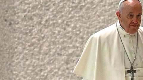 Papa Francisco visita la embajada rusa para manifestar su preocupación por invasión a Ucrania