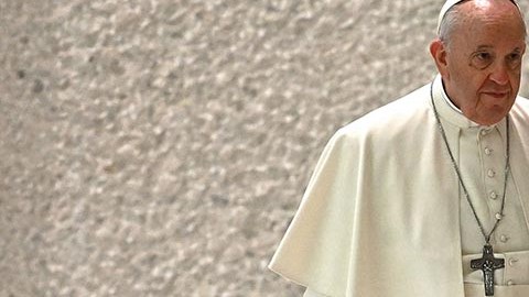 Papa Francisco visita la embajada rusa para manifestar su preocupación por invasión a Ucrania