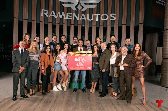 El elenco de 'Hasta Que La Plata Nos Separe' de Telemundo.