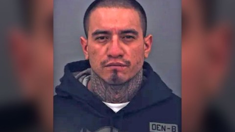 Hispano de Texas que se acuesta con su propia hermana, la mata a batazos porque tuvo relaciones sexuales con otro hombre