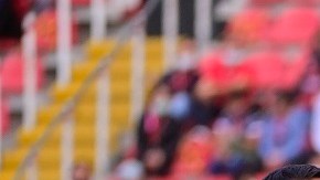 Avilés Hurtado celebra con sus compañeros tras anotar el gol de chilena.