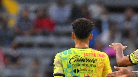 Los jugadores de Atlas celebran el segundo gol que les dio el triunfo.