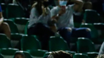 Los jugadores de Mazatlán celebran el segundo gol del partido.
