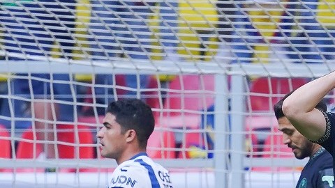 Jorge Meré se lamenta por la derrota frente al Pachuca.